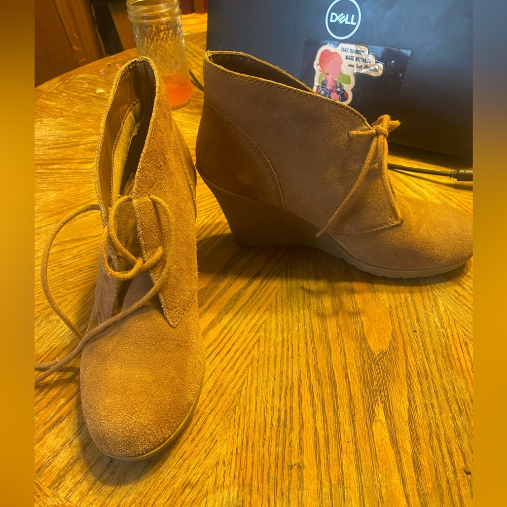 White mountain ankle wedges chesnut brown leather